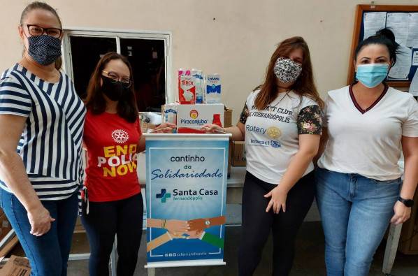 Interact Club de Fernandópolis 22 de Maio doa caixas de leite à Santa Casa