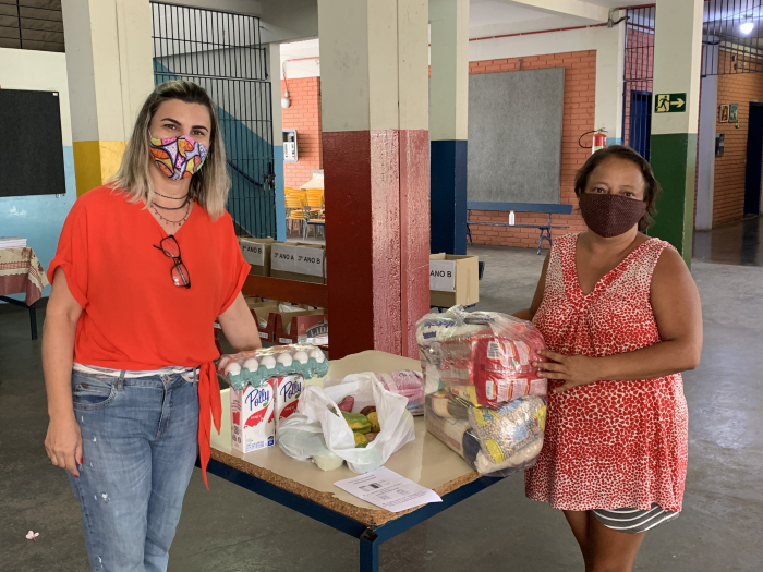 A entrega foi feita nas escolas em que os alunos estão matriculados