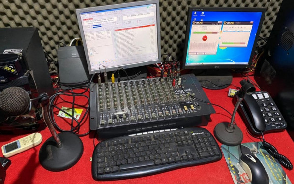 Rádio pirata é fechada na região