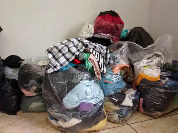 Fernandopolenses 'socorrem' pessoas em situação de rua com roupas e cobertores