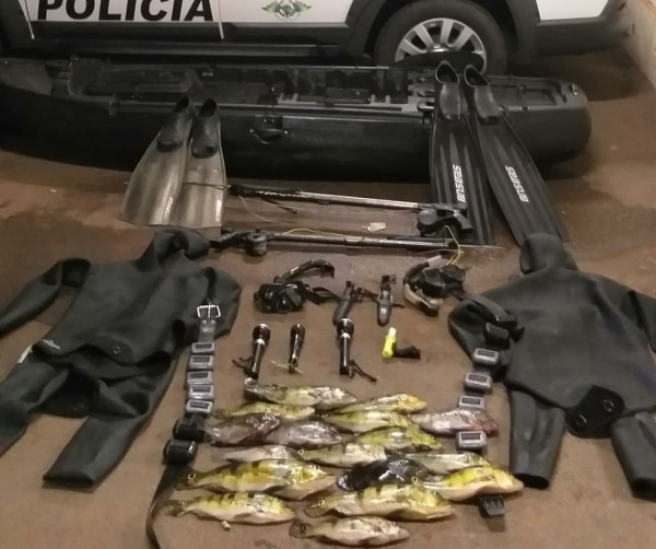 Polícia flagra pesca irregular em rio da região e dois homens são multados