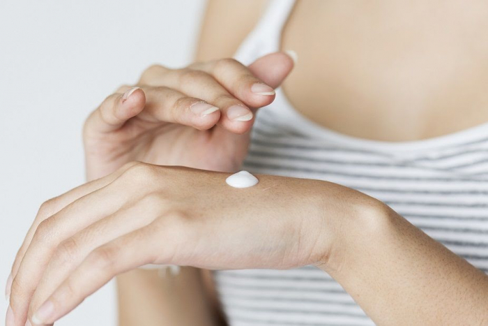 Especialistas dão dicas de cuidados com a pele e saúde nasal durante o verão