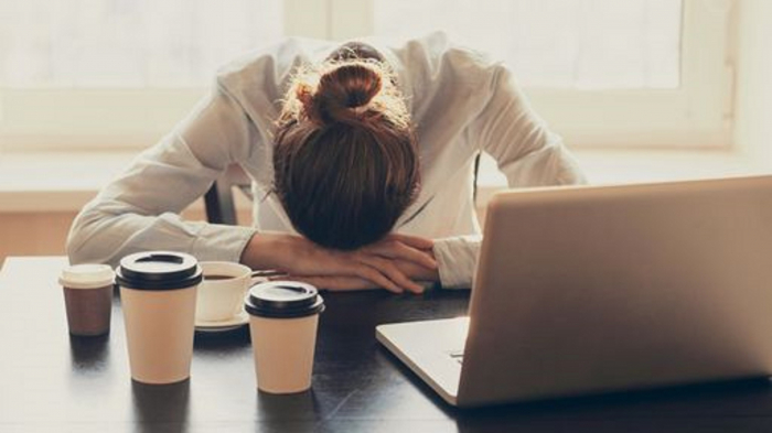 Tá difícil voltar ao trabalho? Entenda por que o seu cérebro fica mais lento depois das férias
