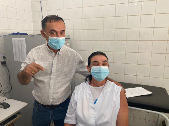 UBS de Pontalinda recebe as primeiras doses da Coronavac