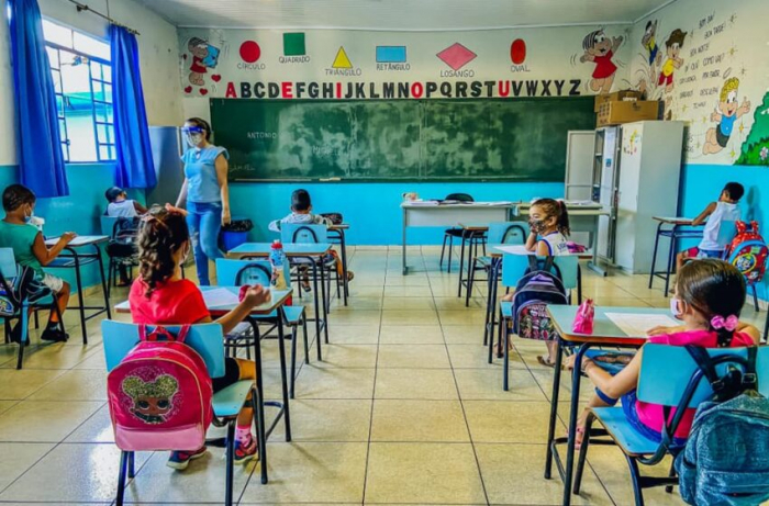 Unidades escolares da Rede Municipal de Educação de Urânia receberam seus primeiros alunos após autorização para retorno