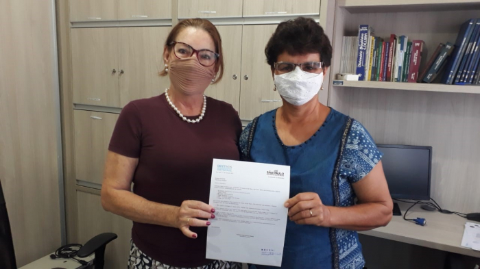 Assessora de deputado oficializa emenda para Santa Salete