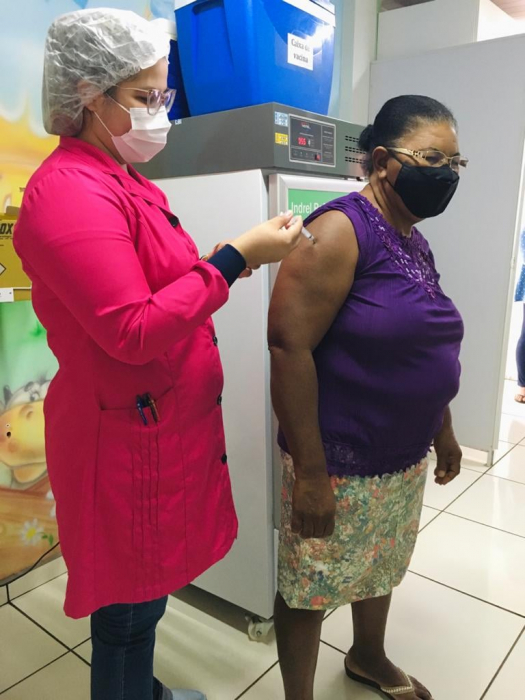 Munícipes foram contemplados com o imunizante