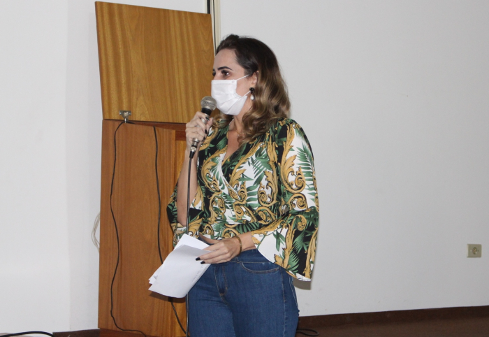 A enfermeira Leidepaula Belon fez a abertura do evento e parabenizou a todos os colegas de trabalho pela importante data
