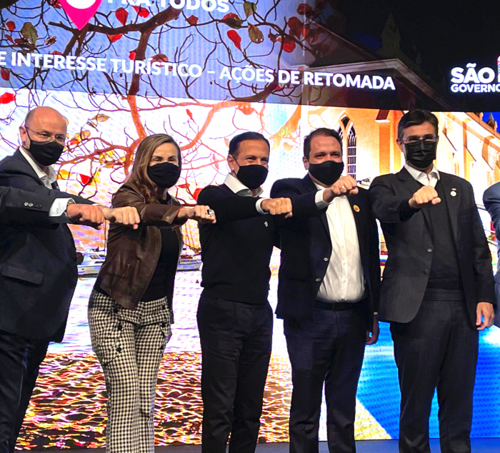 Prefeito Luis Henrique participa de evento que reuniu governador João Doria e municípios de interesse turístico na capital