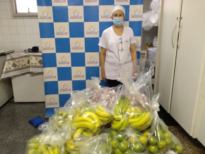 “Amigas com amor”: grupo realiza doações de frutas para a Santa Casa de Misericórdia de Jales