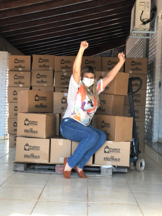 - A primeira-dama e presidente do Fundo Social de Solidariedade, Alziane Rossafa Moreira comemorou o recebimento das 520 cestas básicas