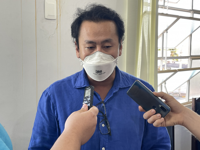 O médico infectologista da rede municipal de saúde, Dr. Maurício Kenzo reforçou a importância da reestruturação das unidades neste momento em que o número de casos tem aumentado expressivamente
