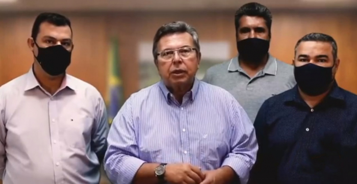 O prefeito de Santa Albertina, Juninho Formigoni e seu vice Gene Almeida, acompanhados pelo deputado estadual e presidente da Alesp, Carlão Pignatari e o vereador José Antonio, o Fiinho