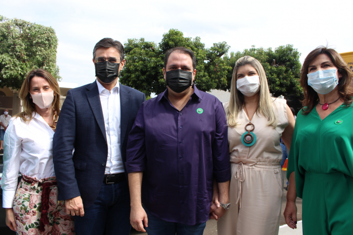 O vice-governador Rodrigo Garcia com a esposa Luciana, prefeito Luis Henrique Moreira com a primeira-dama Alziane Rossafa Moreira e a vice-prefeita Marynilda Cavenaghi