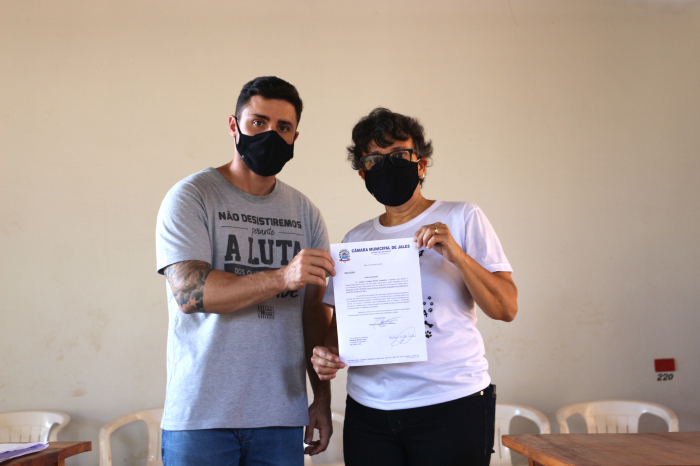 A anfitriã, a vereadora Andrea Moreto entregou ofício com pedidos ao deputado Delegado Bruno Lima em prol da causa animal