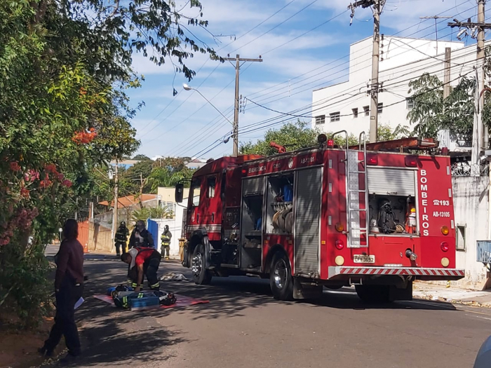 Explosão em barracão deixa dois feridos