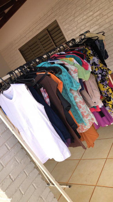 Roupas em ótimo estado de conservação serão doadas, a partir de quarta-feira, dia 21, através do Projeto Varal Solidário, do Fundo Social de Solidariedade