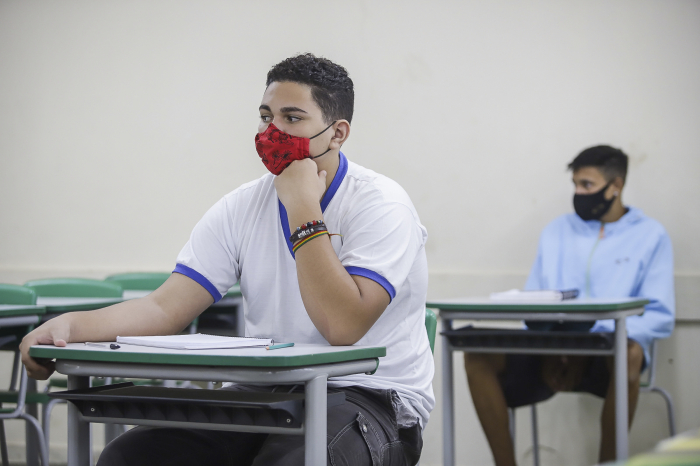 Governo de SP autoriza volta presencial do ensino superior para o 2º semestre