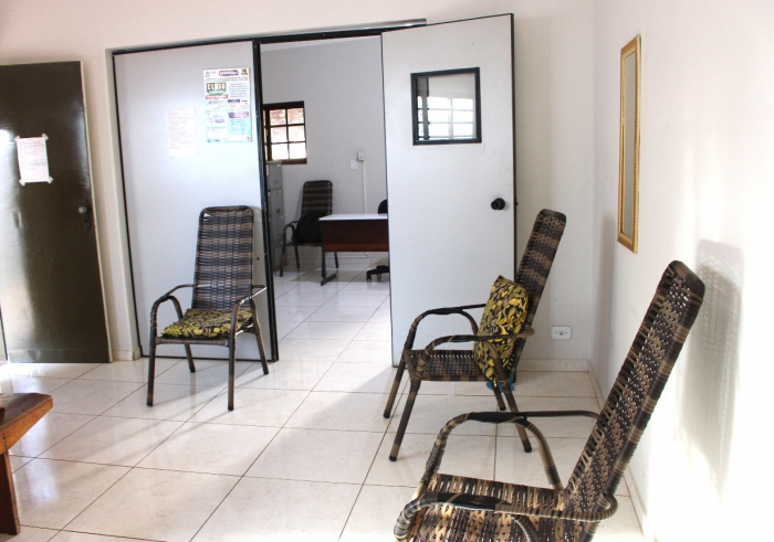 - A casa possui diversas e amplas salas