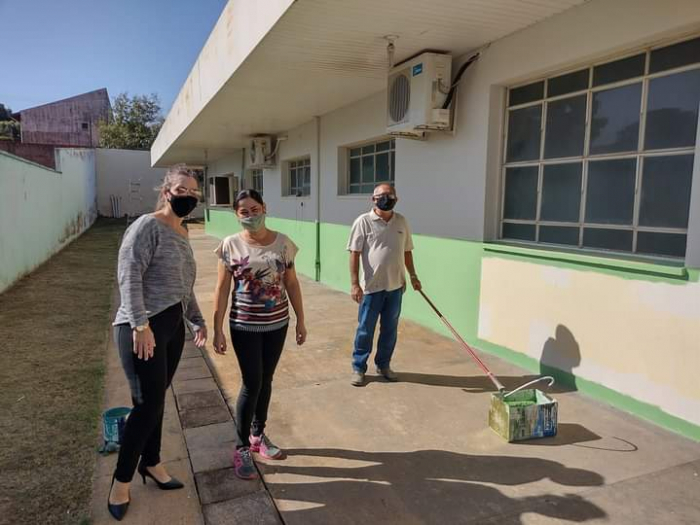 As obras na EMEI Gema foram liderados pelo Sr. “Cascarana”, que cuidou de tudo com muita dedicação e criatividade