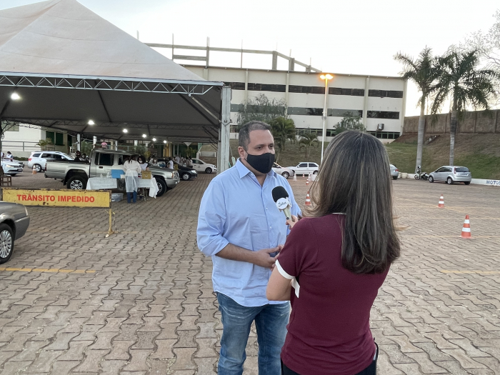 O prefeito Luis Henrique Moreira conferiu de perto a vacinação contra a covid-19 nos pontos de vacinação ao longo dos últimos meses