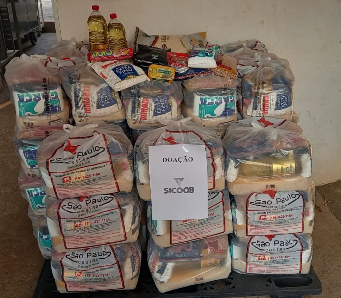 Ao total a Live arrecadou mais de 33 toneladas de alimentos que foram encaminhados as Cooperativas SICOOB do Brasil, destinadas as entidades das cidades