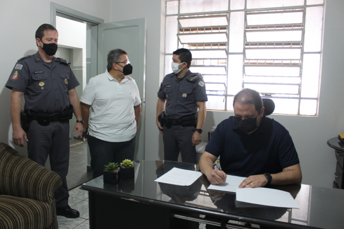 Prefeito Luis Henrique assinou o Projeto de Lei que vai ajustar os valores pagos aos militares que exercem a atividade delegada em Jales