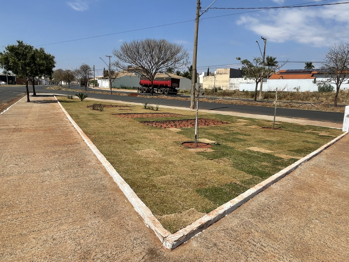Com a praça toda revitalizada, ficou claro que os alunos receberam importantes ensinamentos e capricharam na revitalização da Praça Rotary