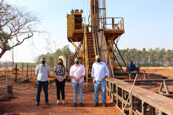 Prefeito e vice visitam obra de perfuração do Poção III que vai garantir água pelos próximos 20 anos para Jales e Urânia