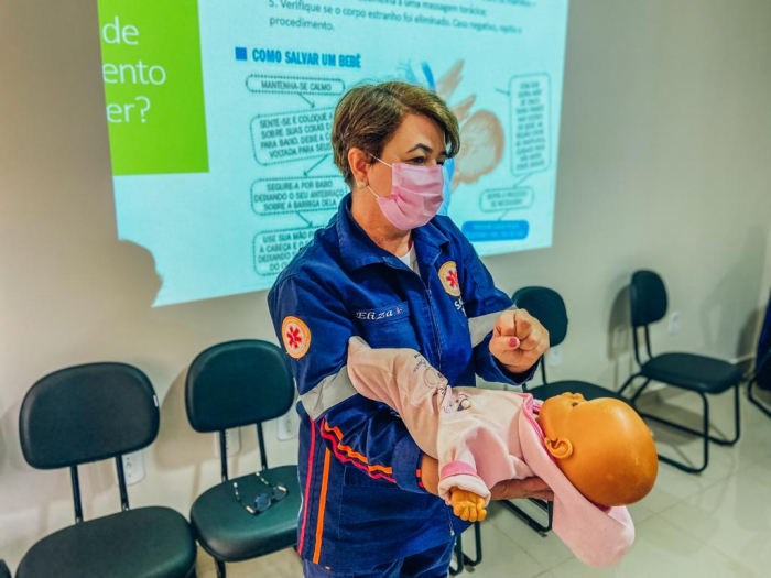Secretaria de Saúde de Urânia capacita Auxiliares Educacionais Feminino para atendimento adequado as crianças do município