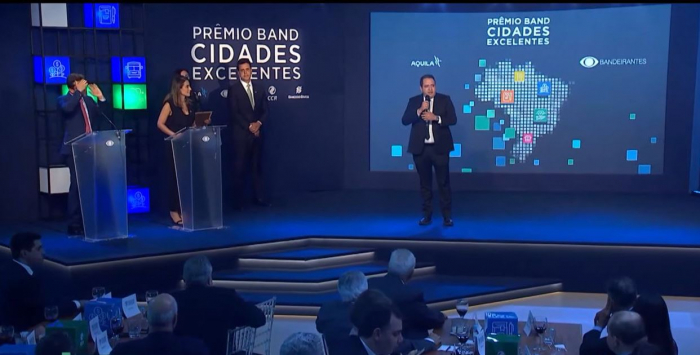 O prefeito Luis Henrique discursou na presença do vice-presidente da República Antônio Hamilton Mourão, do presidente da Rede Bandeirantes, João Saad, do governador do Distrito Federal, Ibaneis Rocha, do presidente do Congresso Nacional Rodrigo Pacheco, d