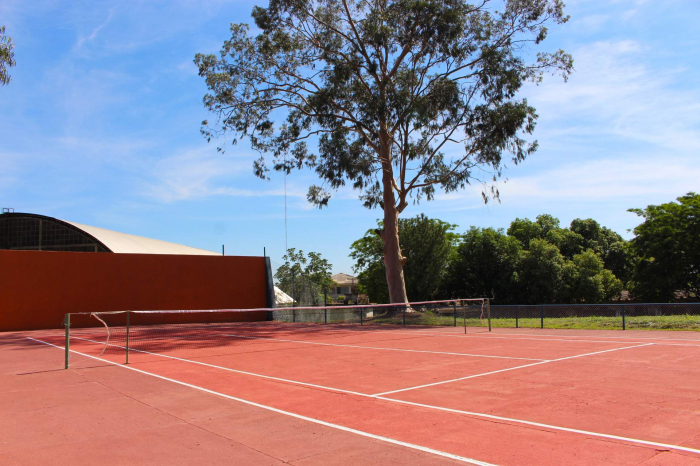 A Prefeitura realizou a recuperação da Quadra Municipal de Tênis anexa ao Estádio Municipal Roberto do Valle Rollemberg