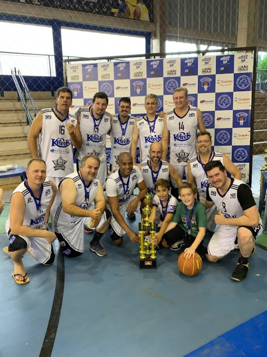 Basquete de Jales é vice-campeão da Liga Regional