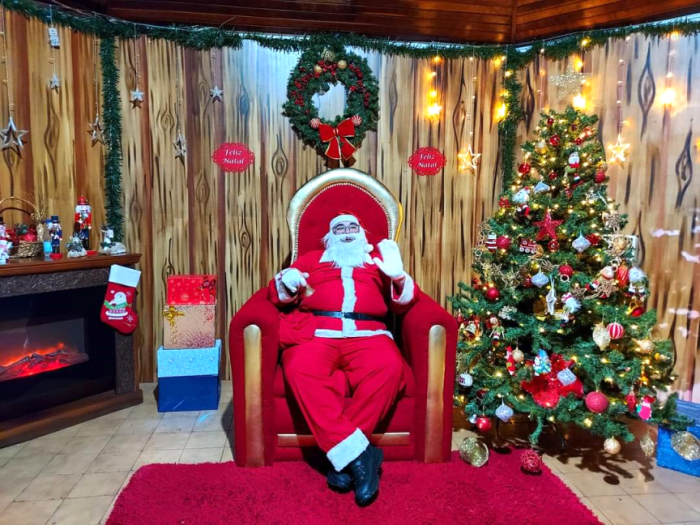 A casinha do Papai Noel estará aberta nos dias 3, 4, 5, 10, 11, 12, 16, 17, 18, 19, 20. 21, 22 e 23 de dezembro das 19 às 22 horas