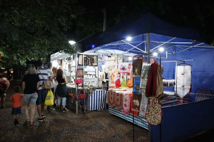 A Feira de Artesanato começou na quinta-feira, dia 16 e se estende até o dia 23 na Praça João Mariano de Freitas