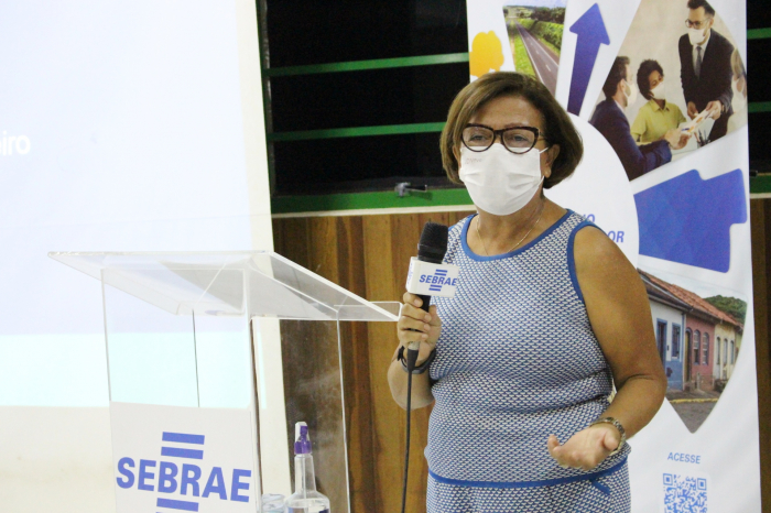 A vice-presidente da I Igreja Batista de Jales, pastora Amélia Matos, que cedeu o espaço para o encontro, falou sobre a importância de servir a comunidade