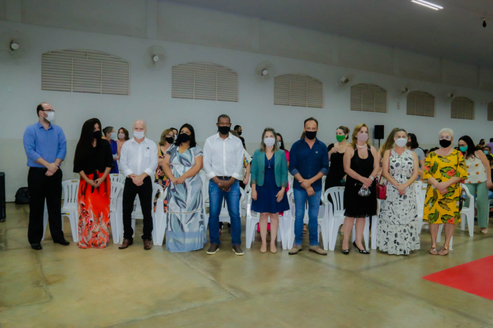 Autoridades locais como o prefeito de Urânia, Márcio Arjol e vereadores marcaram presença na formatura dos alunos das escolas municipais