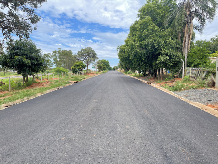 Moradores aguardaram por décadas a pavimentação asfáltica no Parque das Flores, concluída recentemente pela Prefeitura