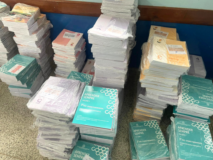 Livros didáticos também fazem parte das conquistas que vão beneficiar os alunos da rede municipal de ensino