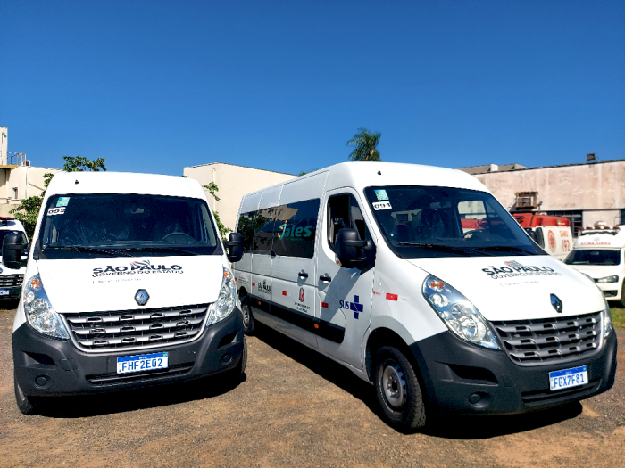 Duas novas vans chegaram no fim de semana para reforçar o transporte de pacientes do município