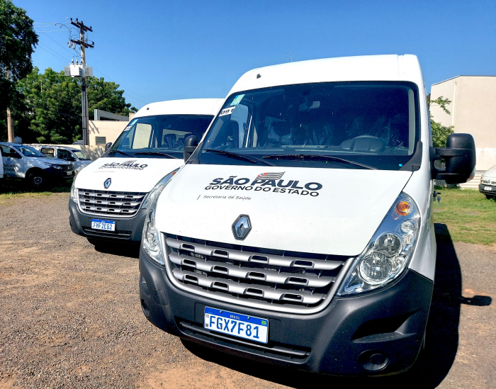 Duas novas vans chegaram no fim de semana para reforçar o transporte de pacientes do município
