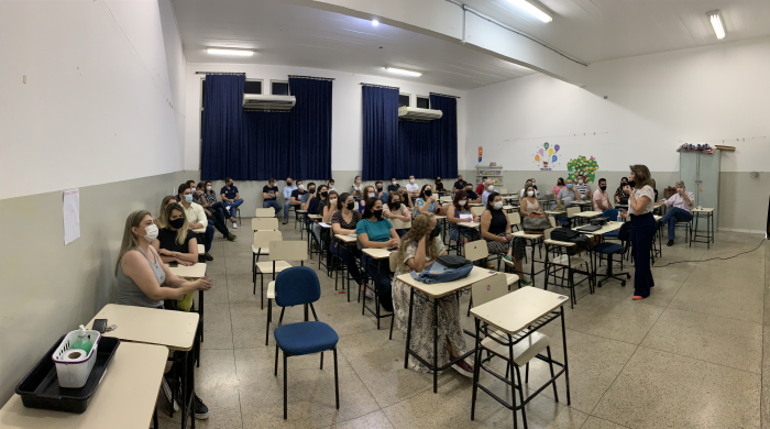 Professores presentes na primeira noite do planejamento, após dois anos de ensino remoto