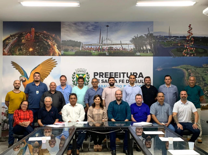 Vice-prefeita Marynilda Cavenaghi, o Secretário de Administração, Reginaldo Viota, o secretário de Desenvolvimento Econômico, Cultura e Turismo, Carlos Roberto Altimari, e o Diretor de Cultura e Turismo, Marcos Seixas, participaram da reunião com prefeito