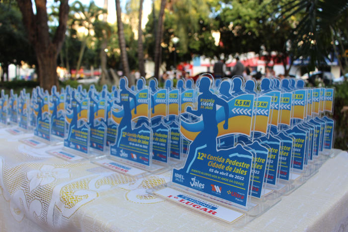 Troféu Cidade de Jales para o primeiro, segundo, terceiro, quarto e quinto colocado das categorias masculina e feminina