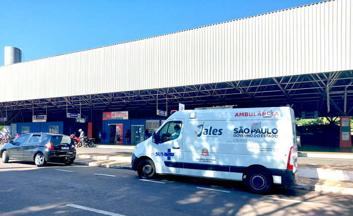 Usuários do transporte da saúde jalesense ganham novo local de embarque