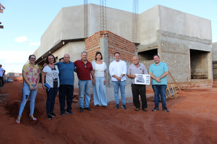Prefeito Luis Henrique visita construção de Centro de Hemodiálise que vai atender Jales e mais 21 cidades da região
