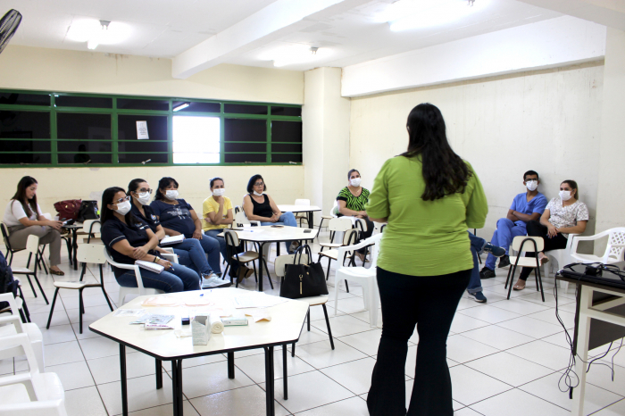 Equipe de enfermagem das unidades de saúde participa de curso de atualização em curativos