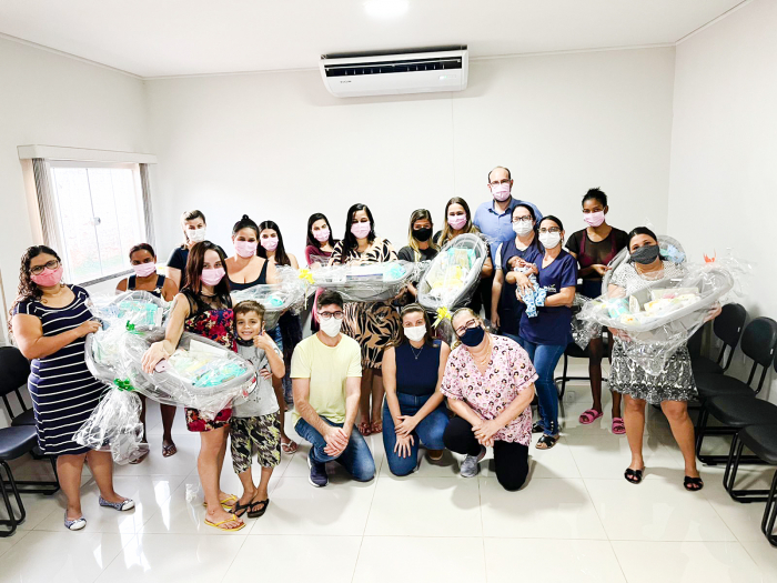Secretaria de Saúde de Urânia encerra mais um curso de gestantes com entrega de kits maternidade