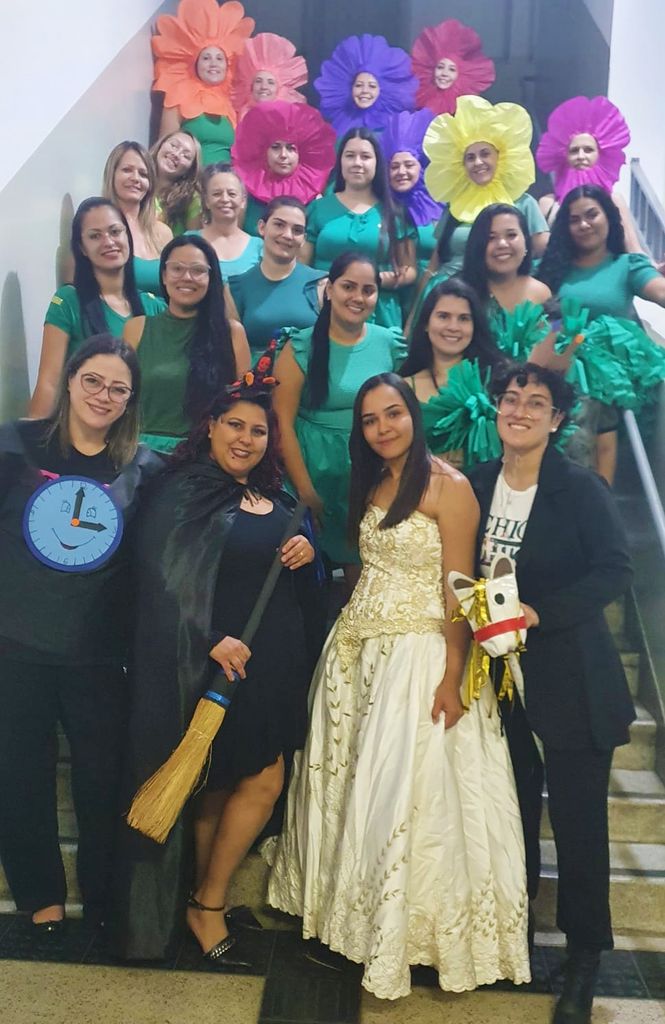 Alunos de Pedagogia do Unijales dão show de criatividade em mostra folclórica