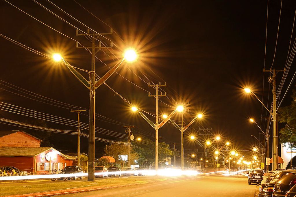 Bruno de Paula questiona Prefeitura sobre arrecadações com iluminação pública